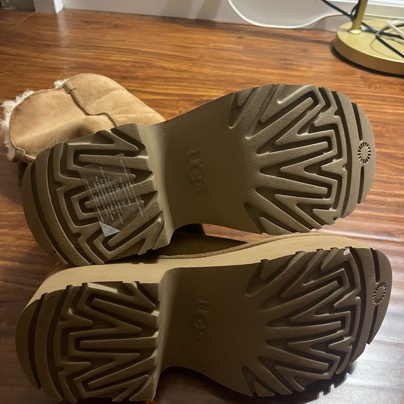 UGG Women's Classic New Heights Cuffable Platform Boots - Picture 5 of 5